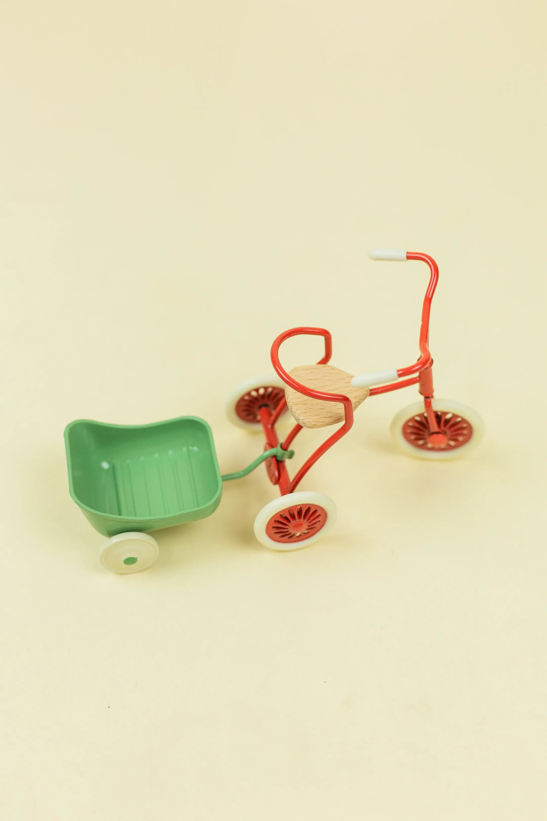 Tricycle Hanger, Mouse
